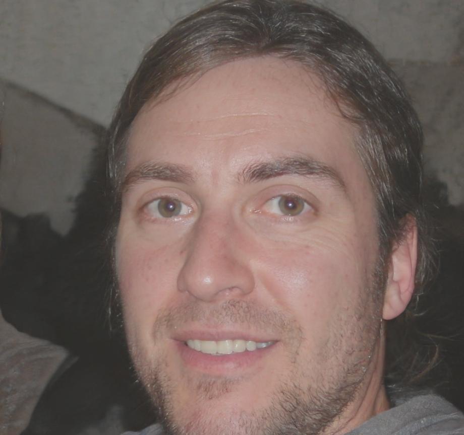 Portrait of Tomáš Blahník, personal finance instructor at Ciwifyi